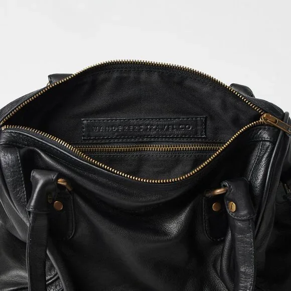 Chic Black Leather Crossbody Bag - Picture 4 of 4